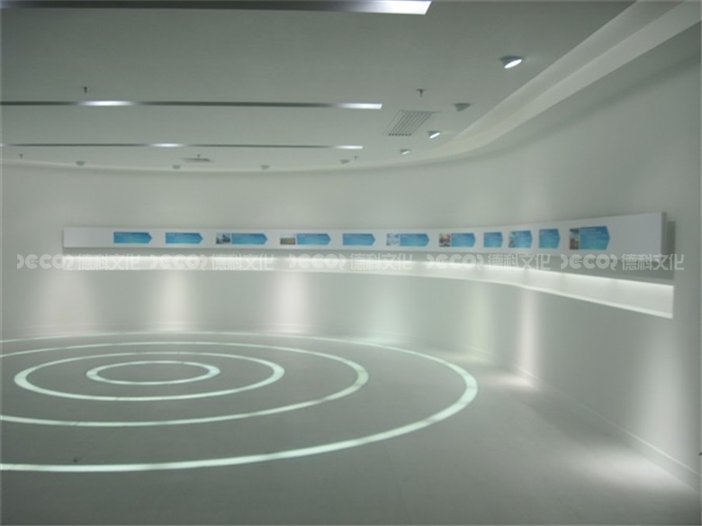 工業(yè)產(chǎn)品展廳裝修的重型展臺省錢設(shè)計(jì)