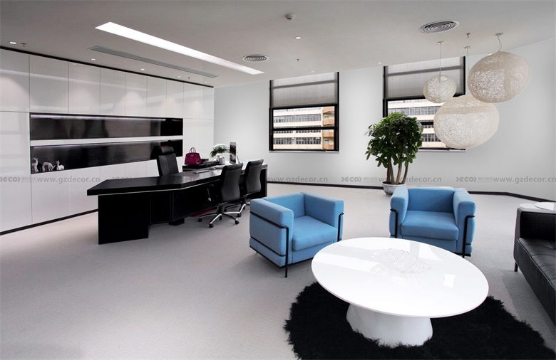 中端辦公室設(shè)計如何選擇墻面裝飾材料？